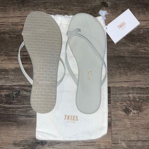 TKEES Sandals